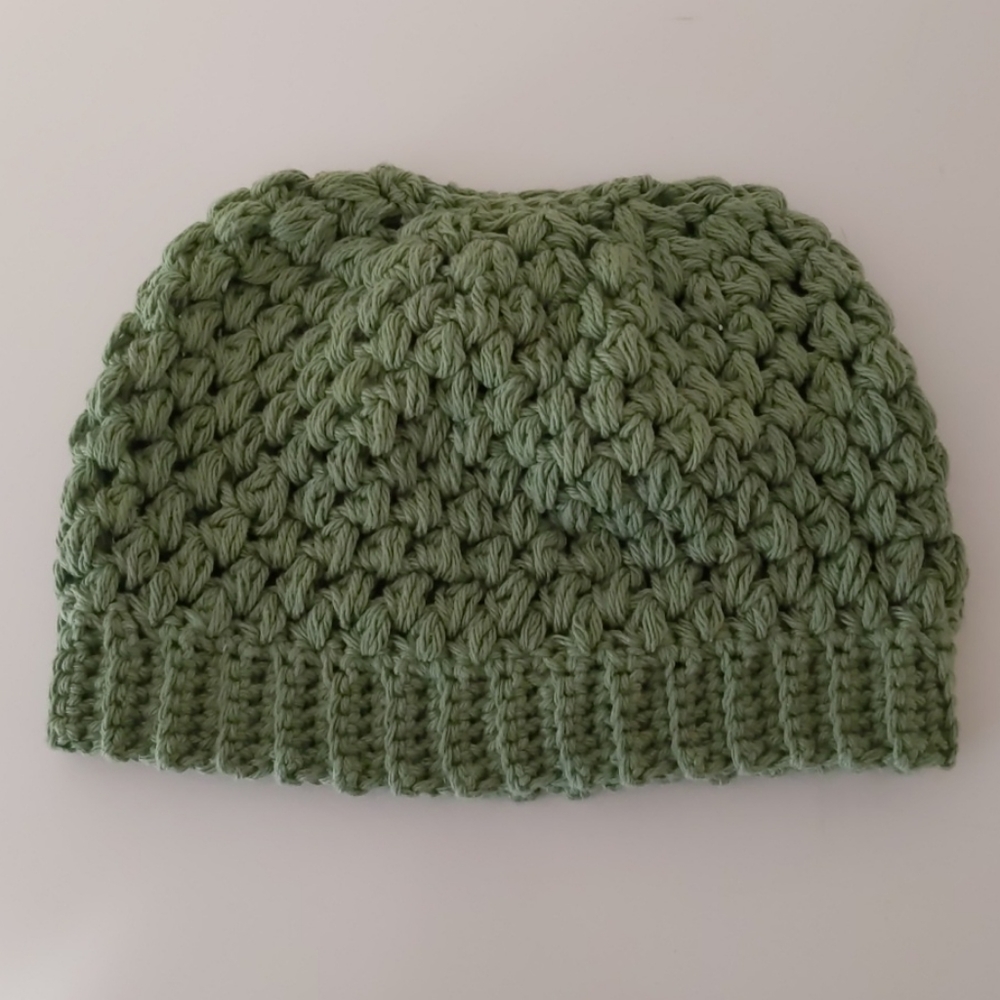 Knitted Hat with Ponytail Hole